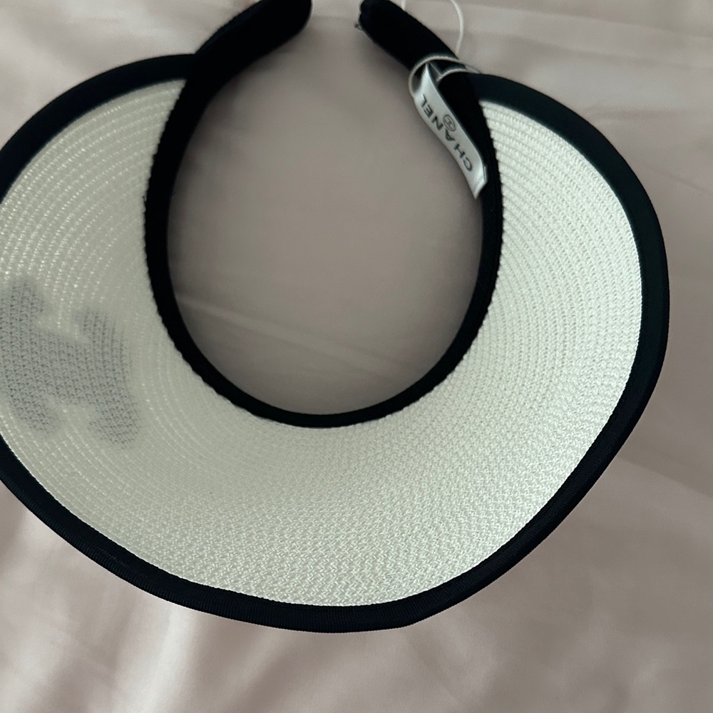 CHANEL Monochrome Logo Visor - Picture 3 of 5